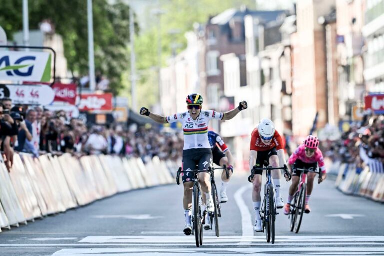 Kimberley Le Court wins Tour de France Femmes