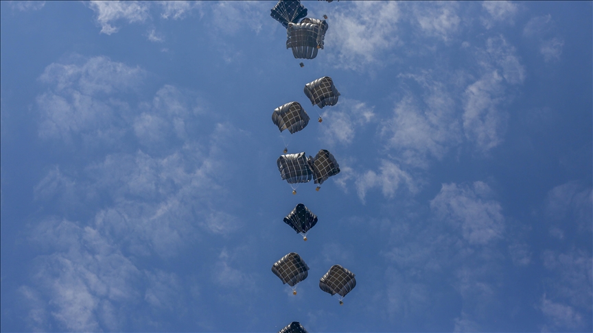 France air-drops aid to Gaza