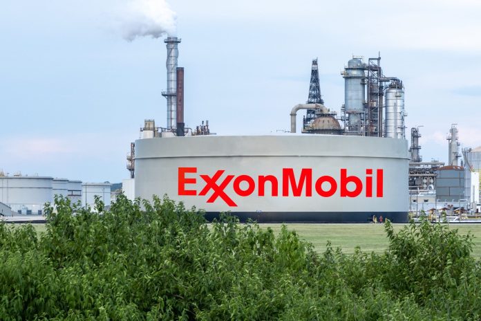 ExxonMobil returns to Libya
