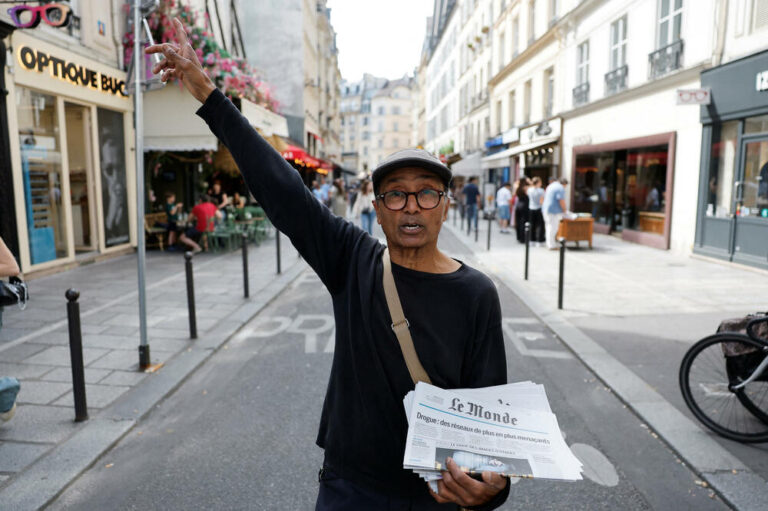 last newspaper hawker in Paris