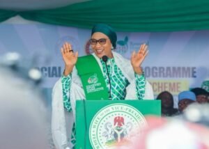 Remi Tinubu’s Renewed Hope Initiative Extends Food Outreach Scheme to Osun, Reaches 31 States